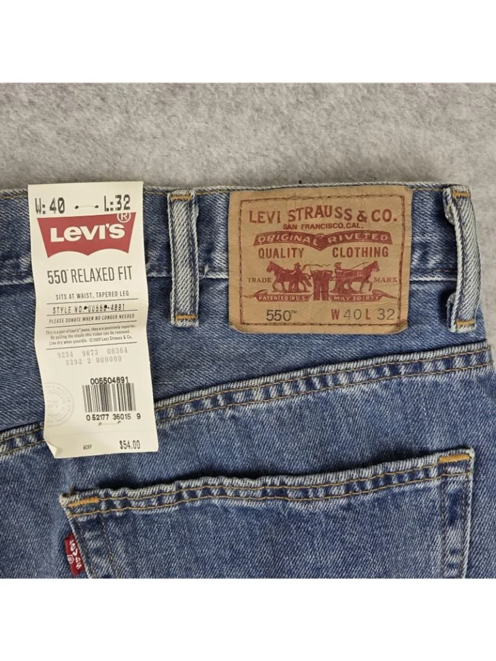 Levi's 550 Relaxed Fit Jeans Mens 40x32 Blue Light Wash Tapered Denim NWT